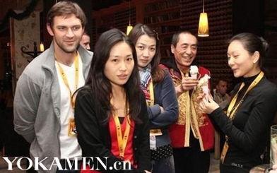 谁爆料张艺谋老婆了呢视频,揭秘娱乐圈新恋情背后的故事