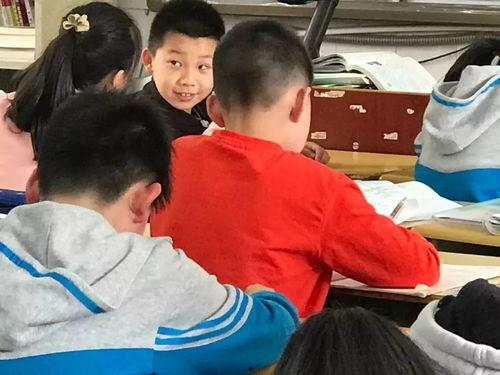 老师在教室里在线观看,老师与学生的云端互动之旅